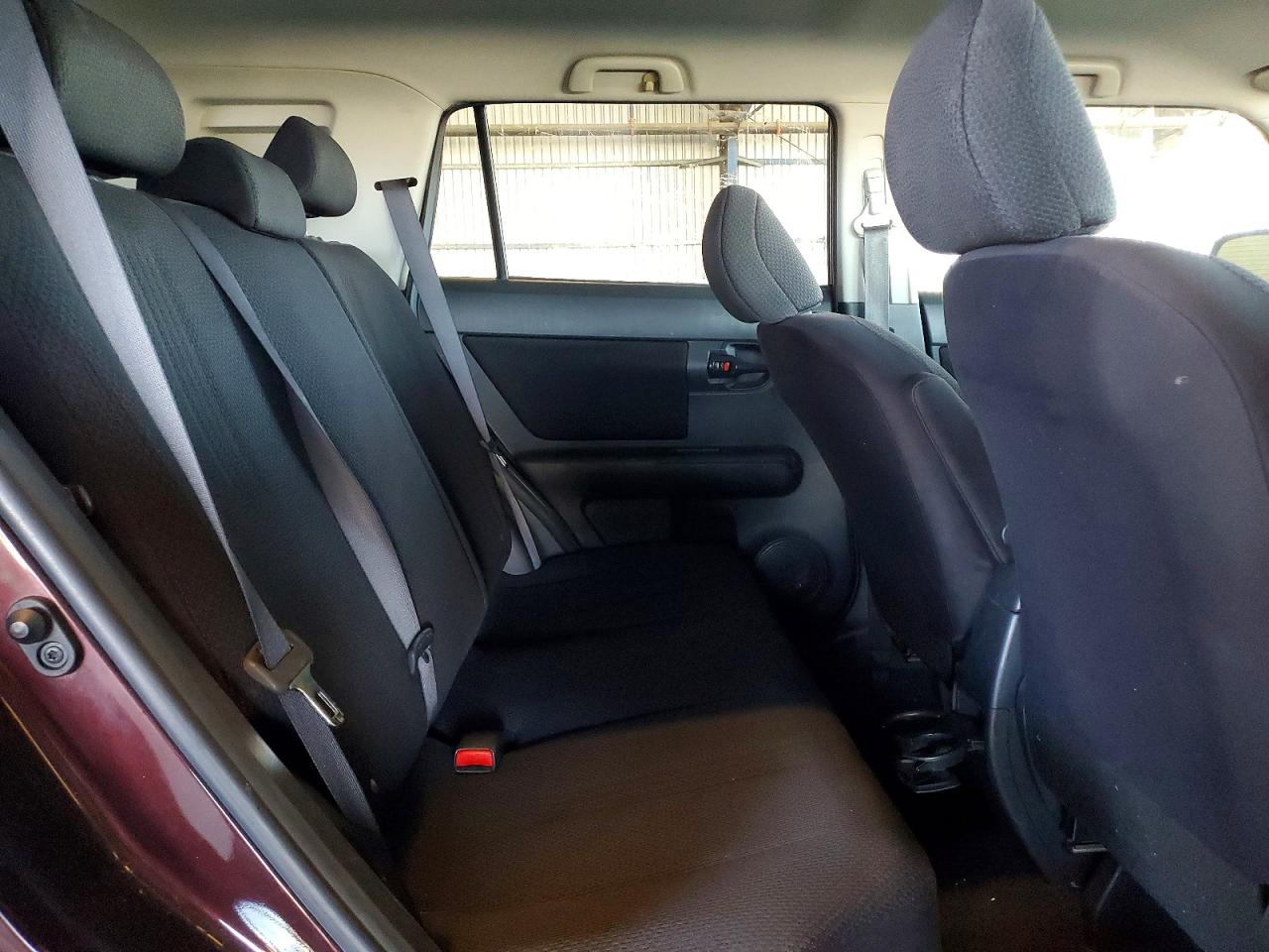 2008 Toyota Scion Xb Burgundy vin: JTLKE50E781040654