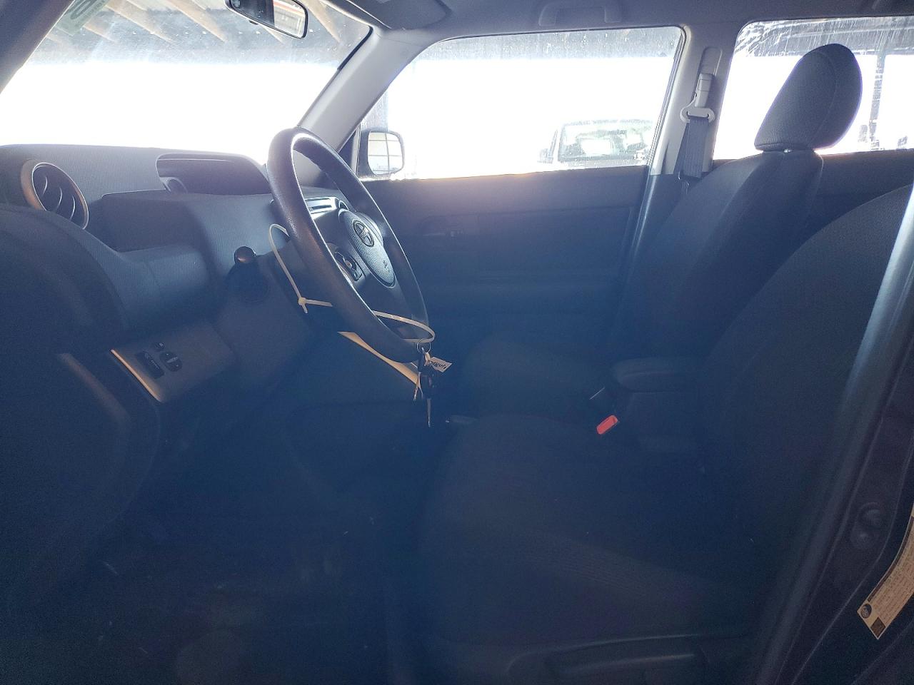 2008 Toyota Scion Xb Burgundy vin: JTLKE50E781040654