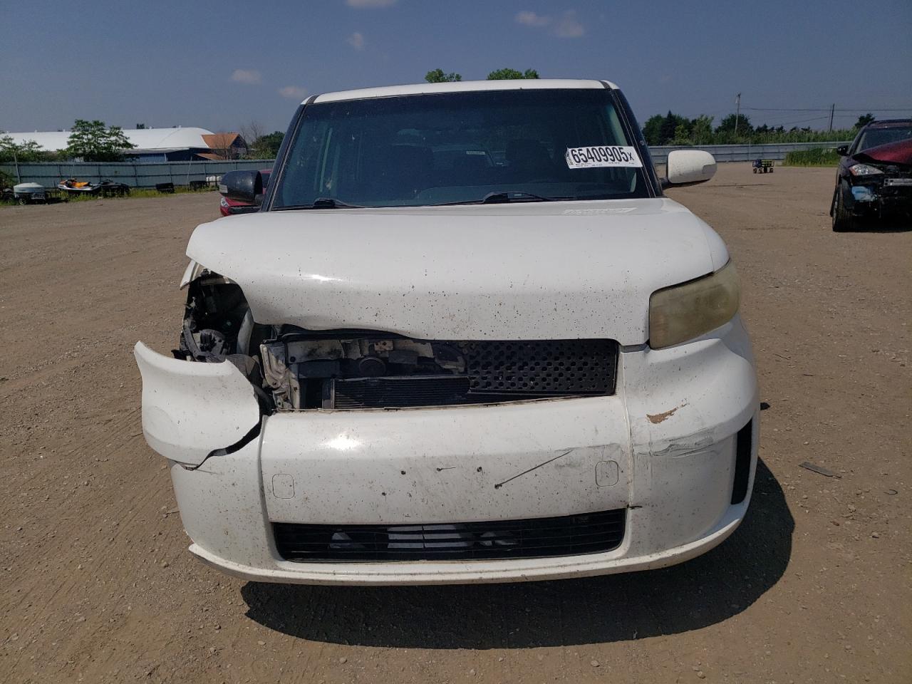 2008 Toyota Scion Xb White vin: JTLKE50E781058507