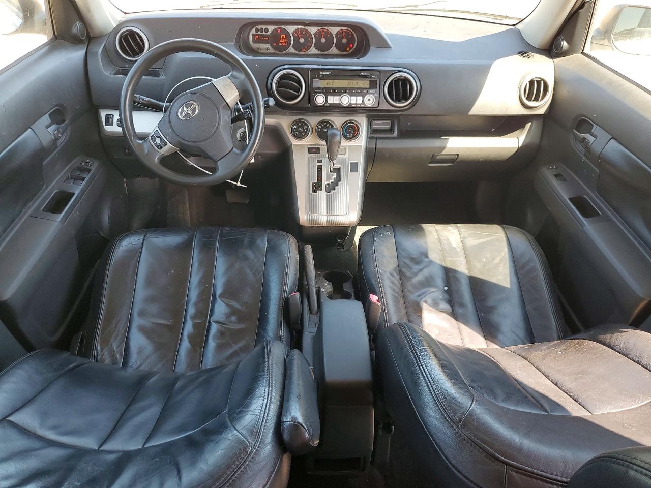 2008 Toyota Scion Xb Silver vin: JTLKE50E881005427