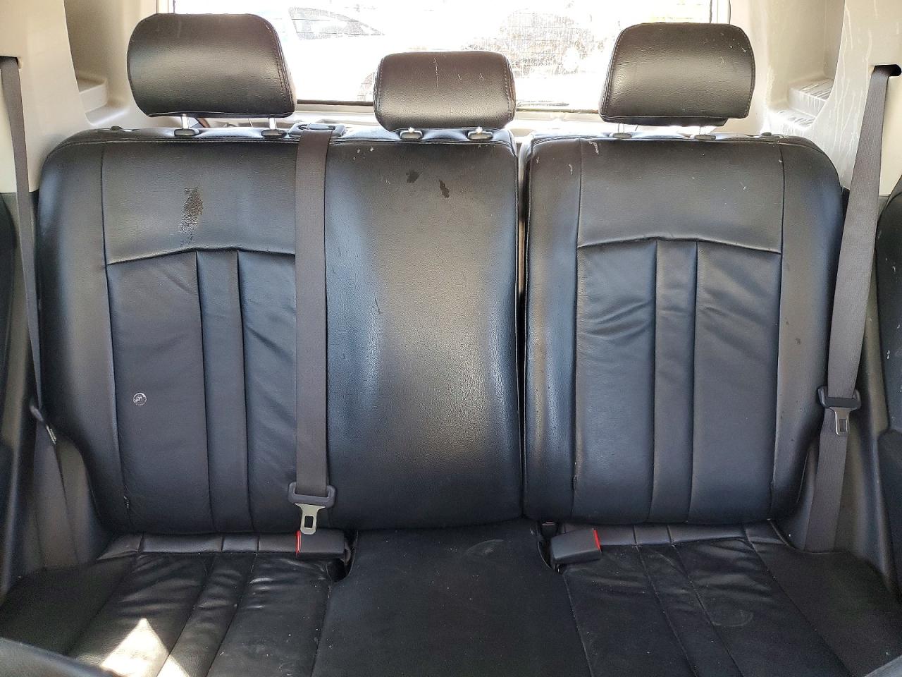 2008 Toyota Scion Xb Silver vin: JTLKE50E881005427
