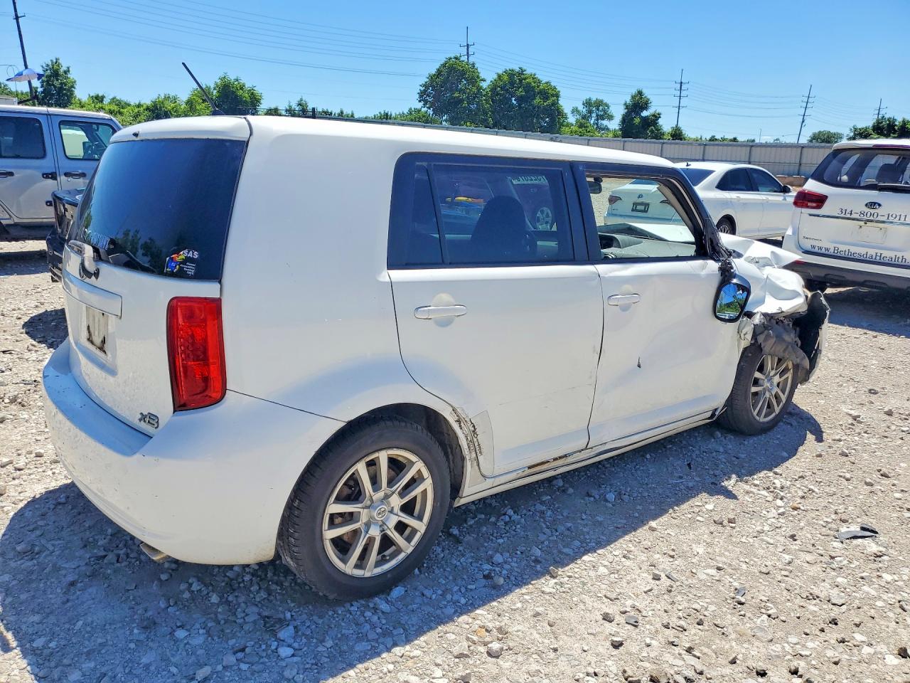 2008 Toyota Scion Xb White vin: JTLKE50E881054417