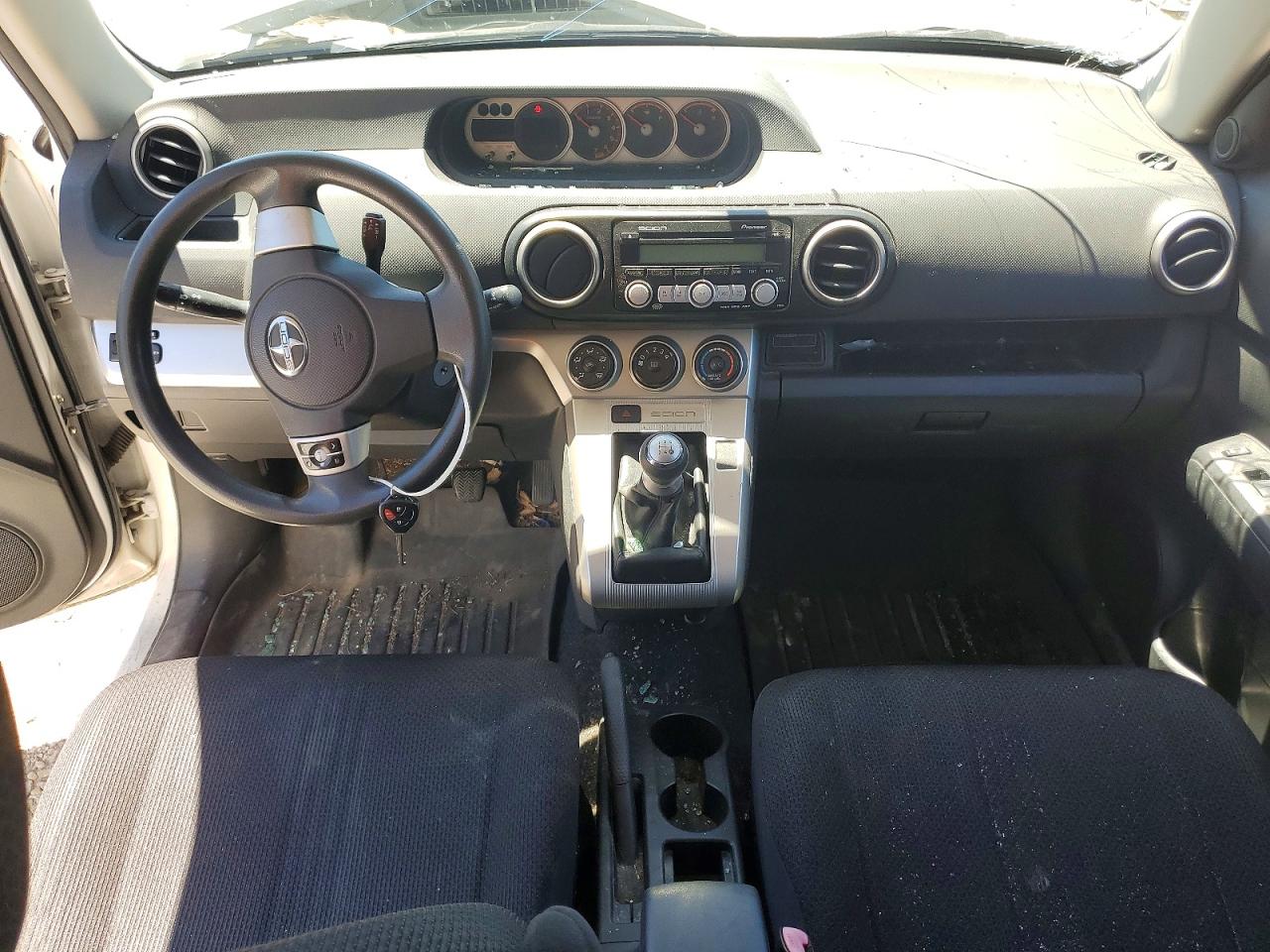 2008 Toyota Scion Xb White vin: JTLKE50E881054417