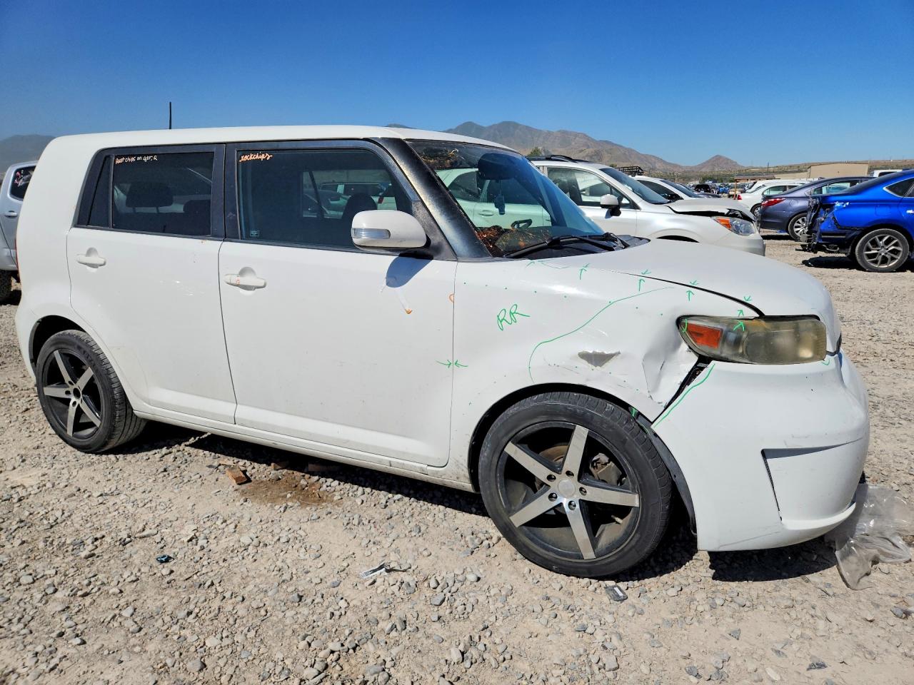 2008 Toyota Scion Xb White vin: JTLKE50E981003976