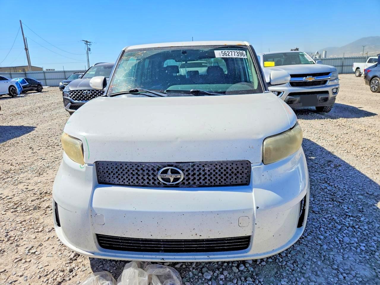 2008 Toyota Scion Xb White vin: JTLKE50E981003976