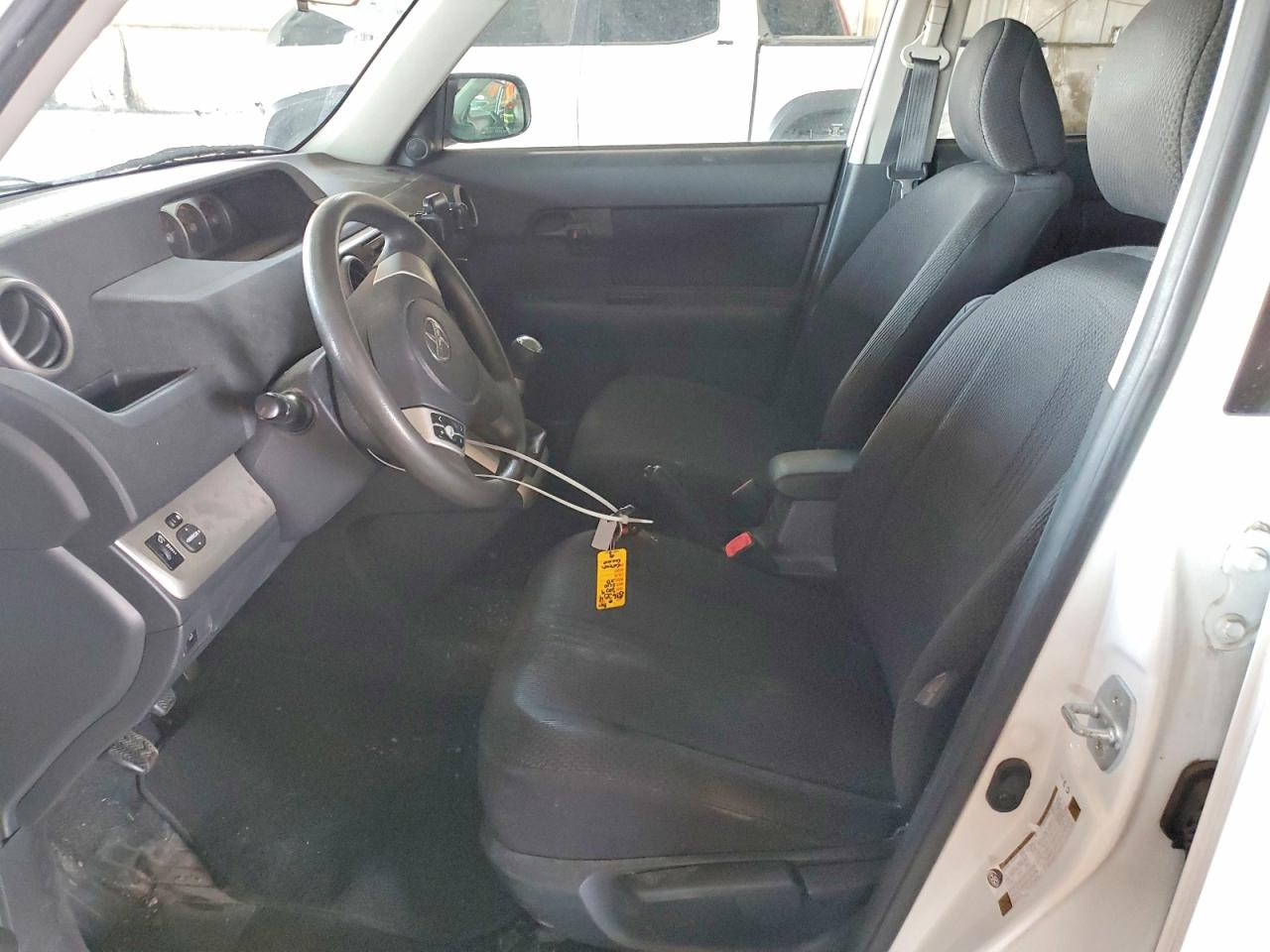 2009 Toyota Scion Xb White vin: JTLKE50E991085662