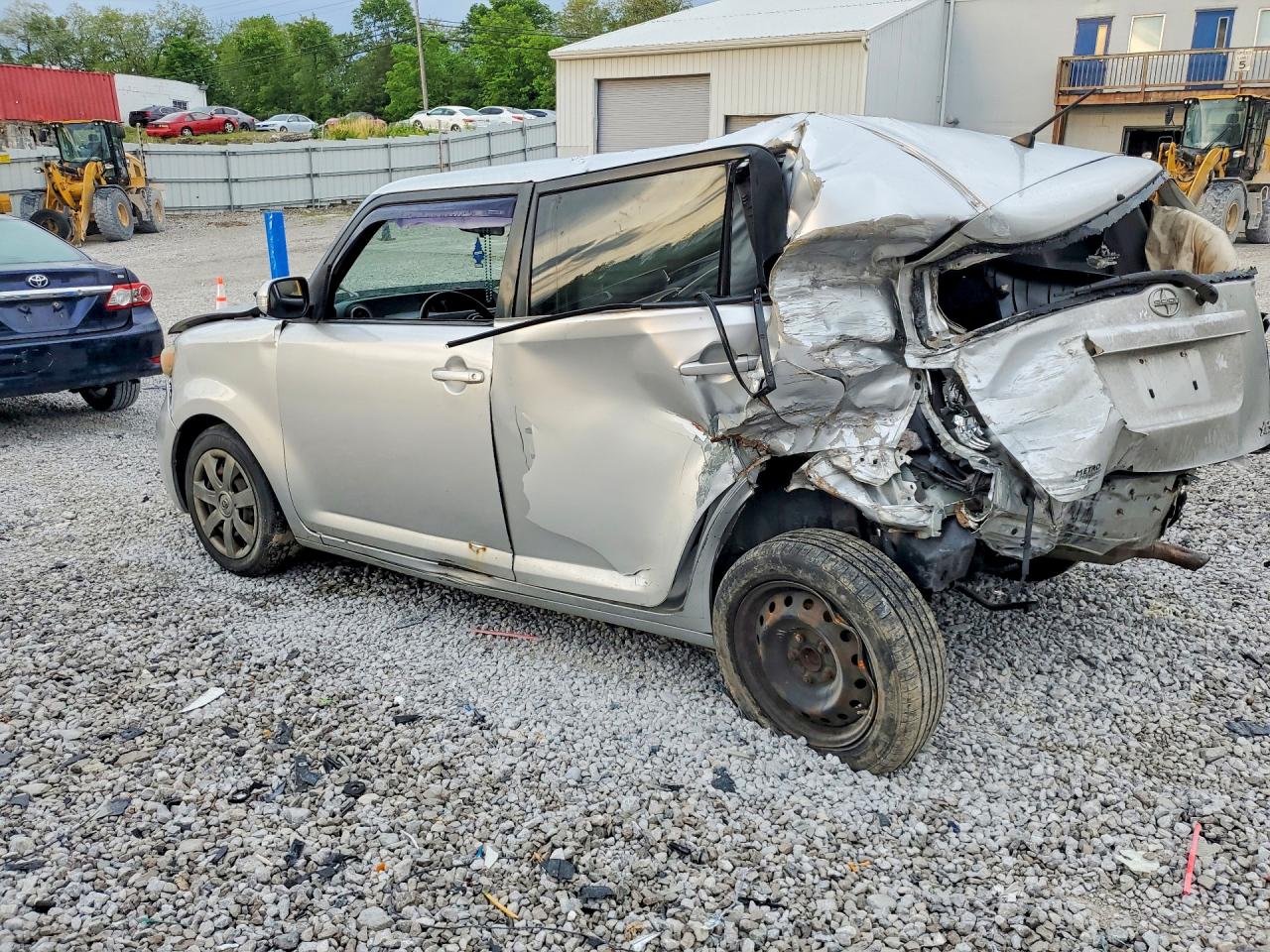2008 Toyota Scion Xb Silver vin: JTLKE50EX81003629