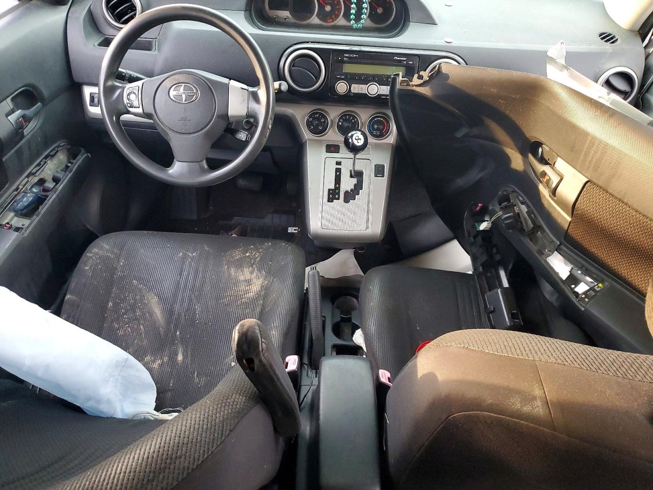 2008 Toyota Scion Xb Silver vin: JTLKE50EX81003629