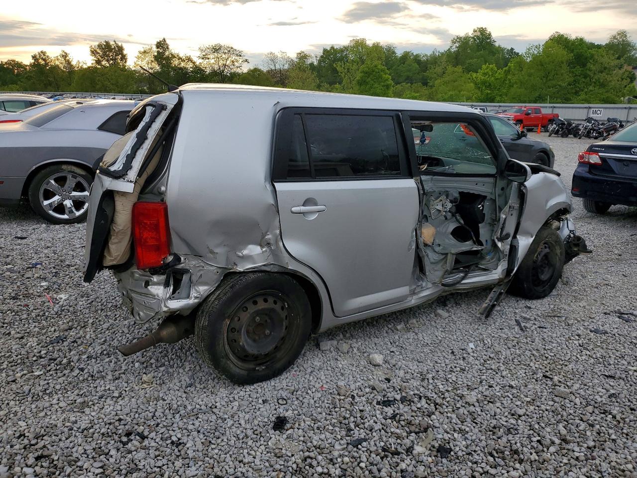 2008 Toyota Scion Xb Silver vin: JTLKE50EX81003629
