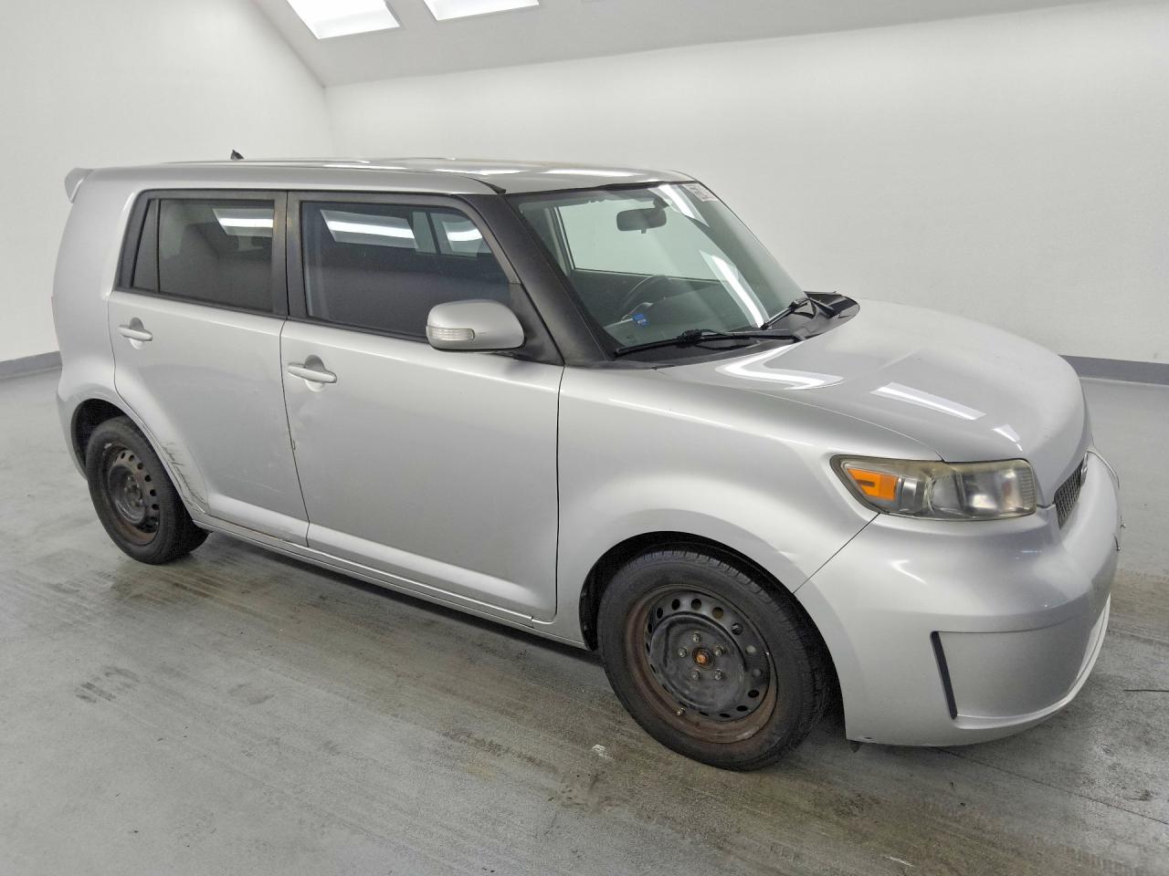 2008 Toyota Scion Xb Silver vin: JTLKE50EX81016963