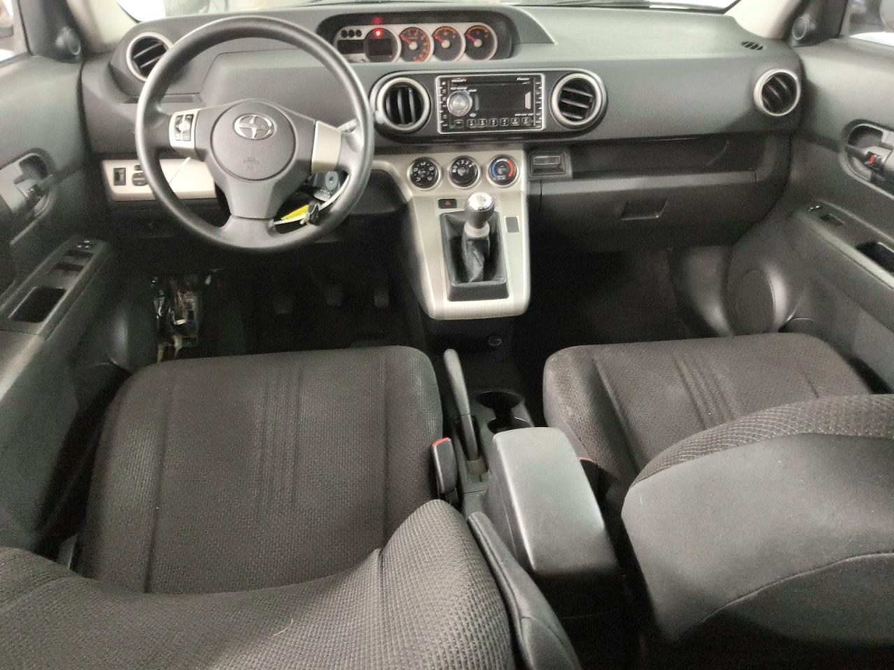 2008 Toyota Scion Xb Silver vin: JTLKE50EX81016963