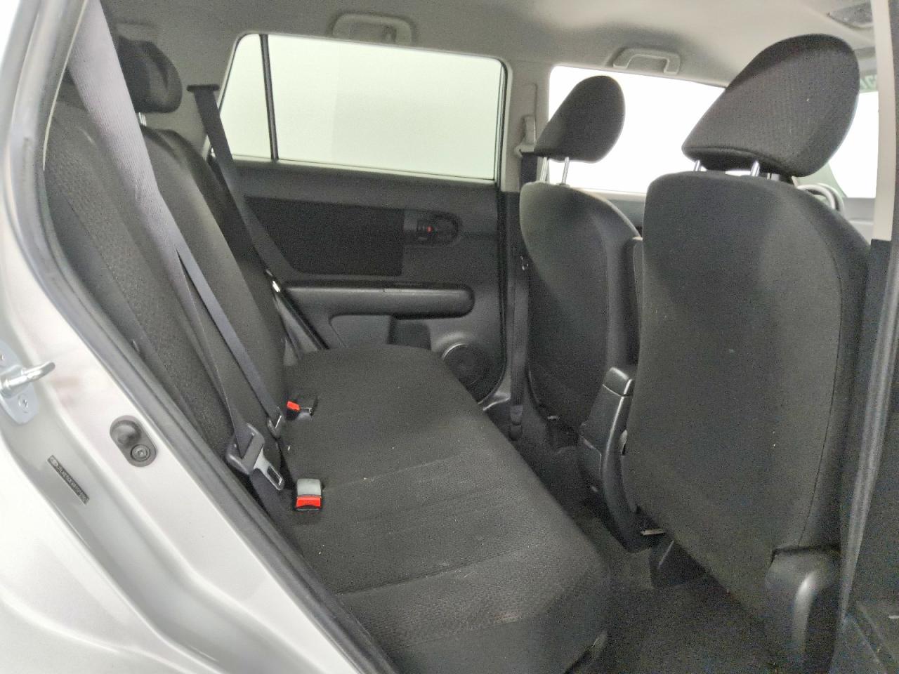 2008 Toyota Scion Xb Silver vin: JTLKE50EX81016963