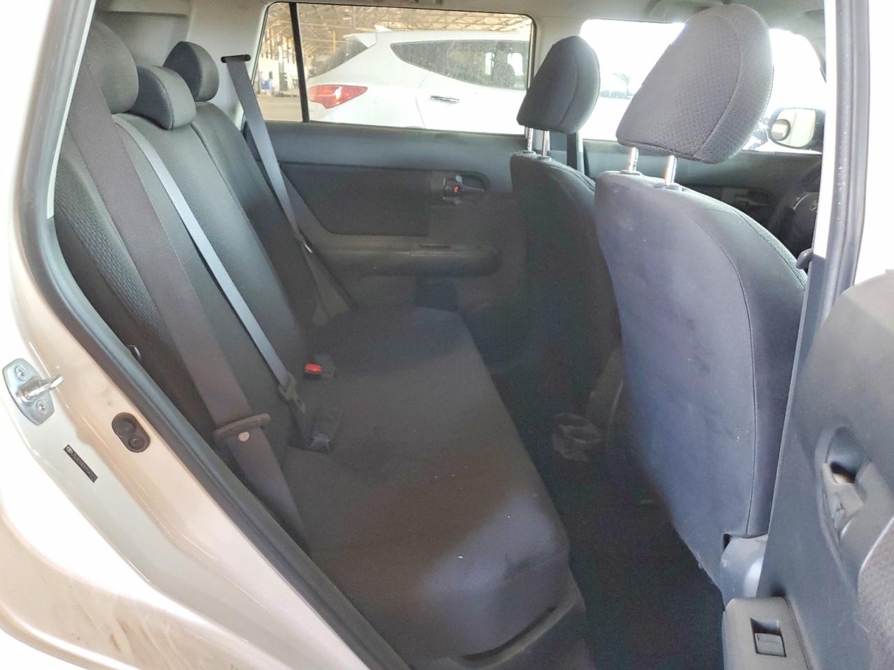 2009 Toyota Scion Xb White vin: JTLKE50EX91063170