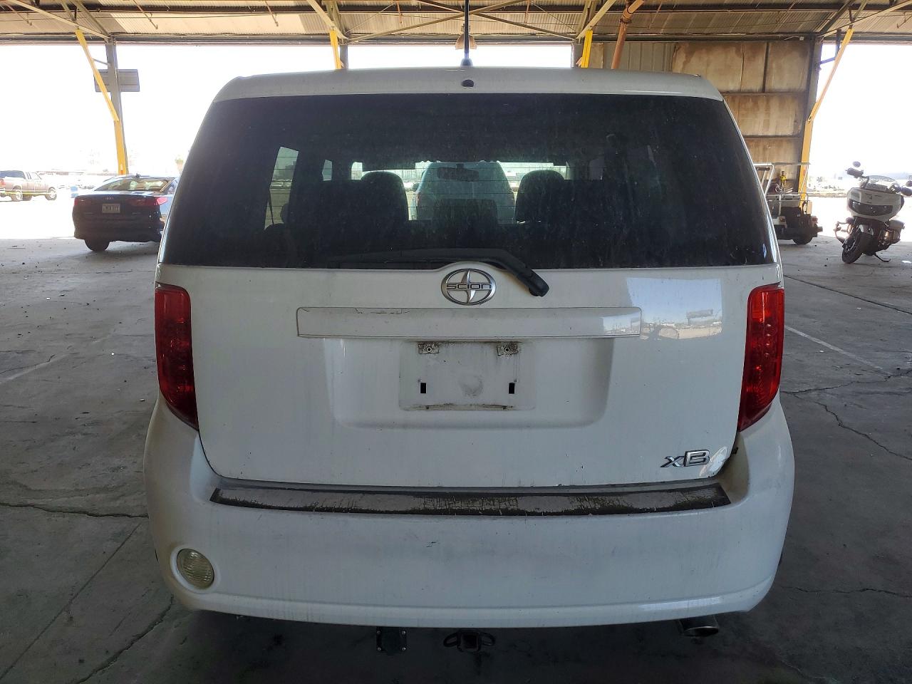 2009 Toyota Scion Xb White vin: JTLKE50EX91063170