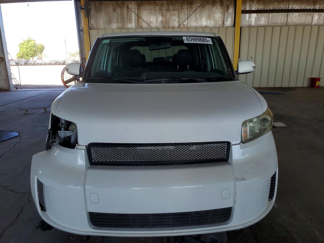 2009 Toyota Scion Xb White vin: JTLKE50EX91063170
