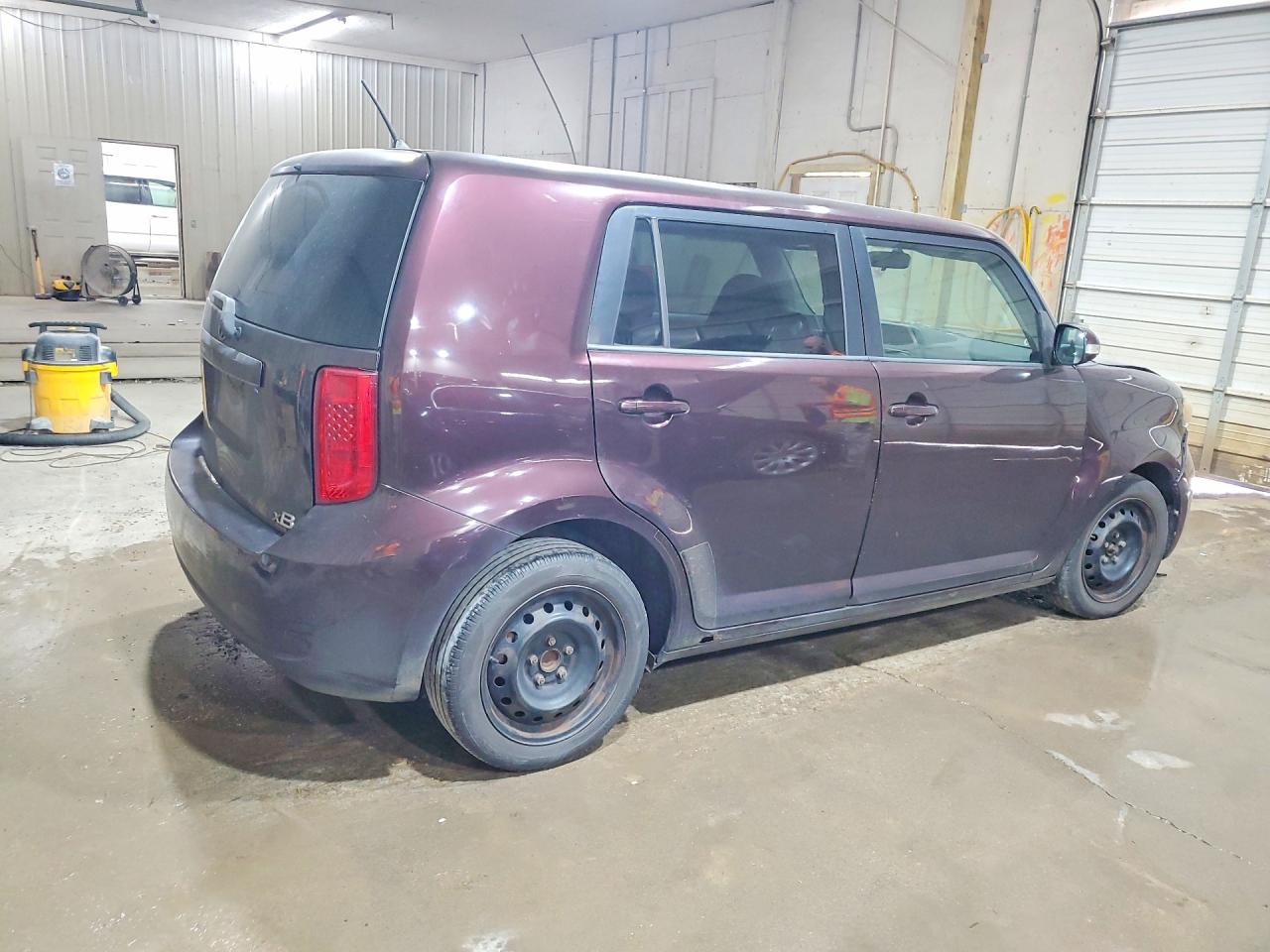2009 Toyota Scion Xb Purple vin: JTLKE50EX91073049
