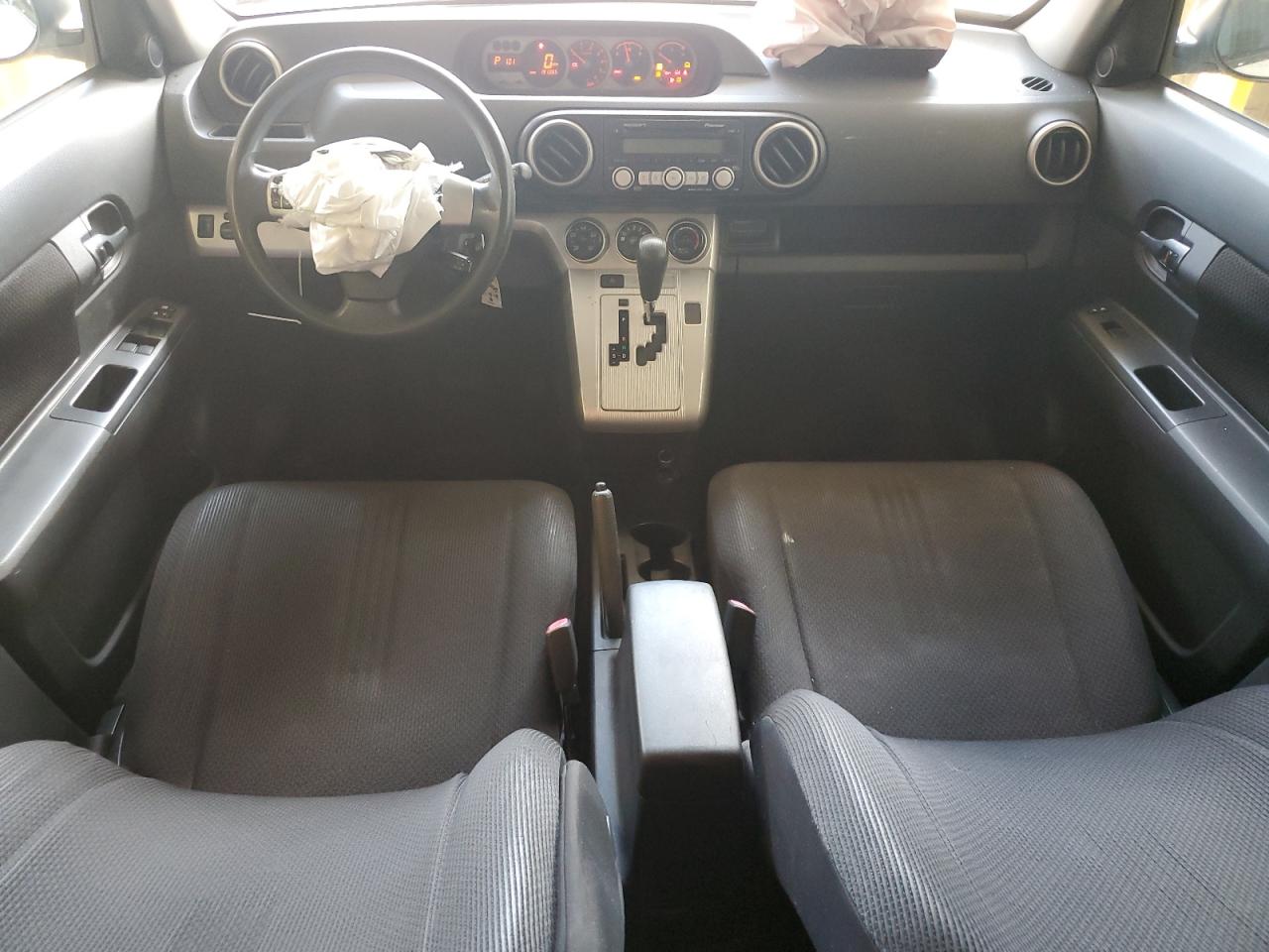 2009 Toyota Scion Xb White vin: JTLKE50EX91076436