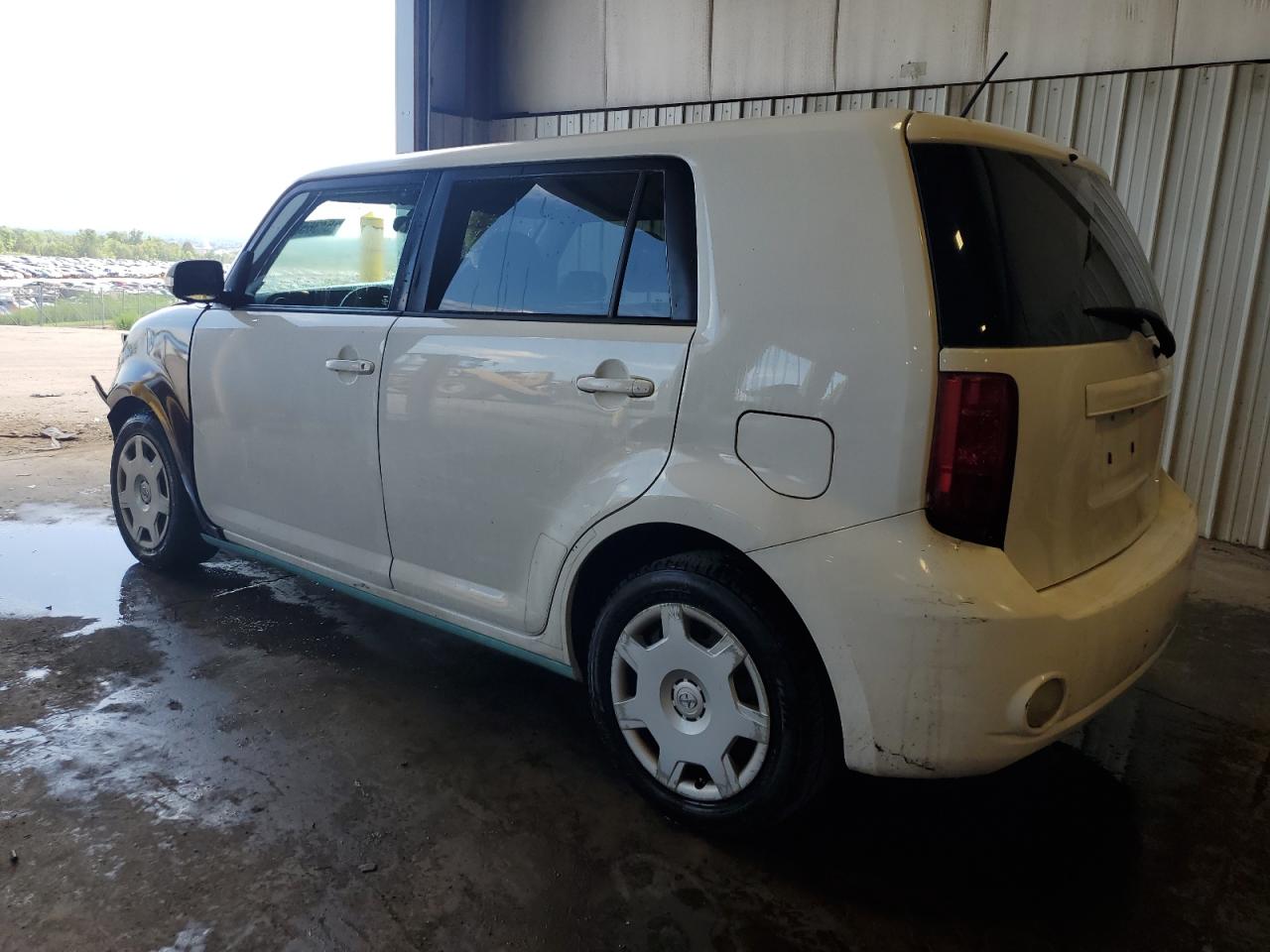 2009 Toyota Scion Xb White vin: JTLKE50EX91076436