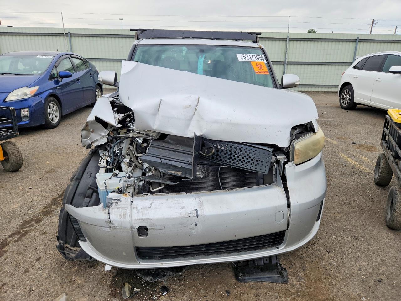 2009 Toyota Scion Xb Silver vin: JTLKE50EX91087937