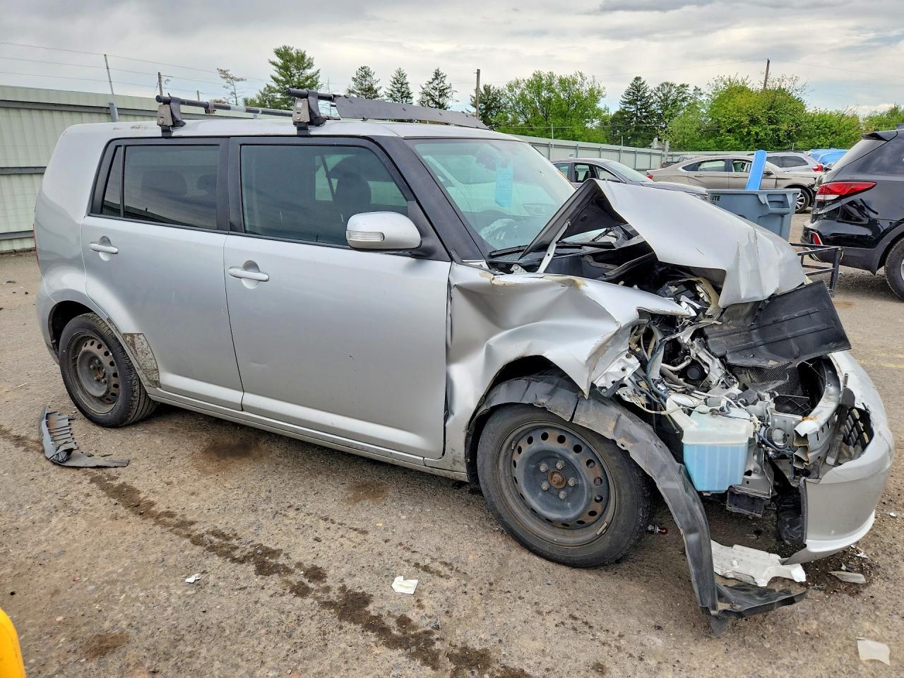 2009 Toyota Scion Xb Silver vin: JTLKE50EX91087937