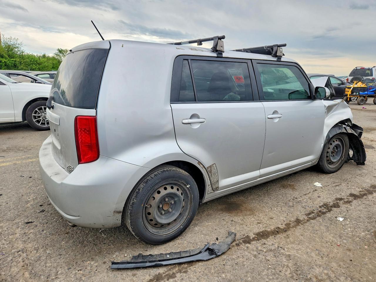 2009 Toyota Scion Xb Silver vin: JTLKE50EX91087937