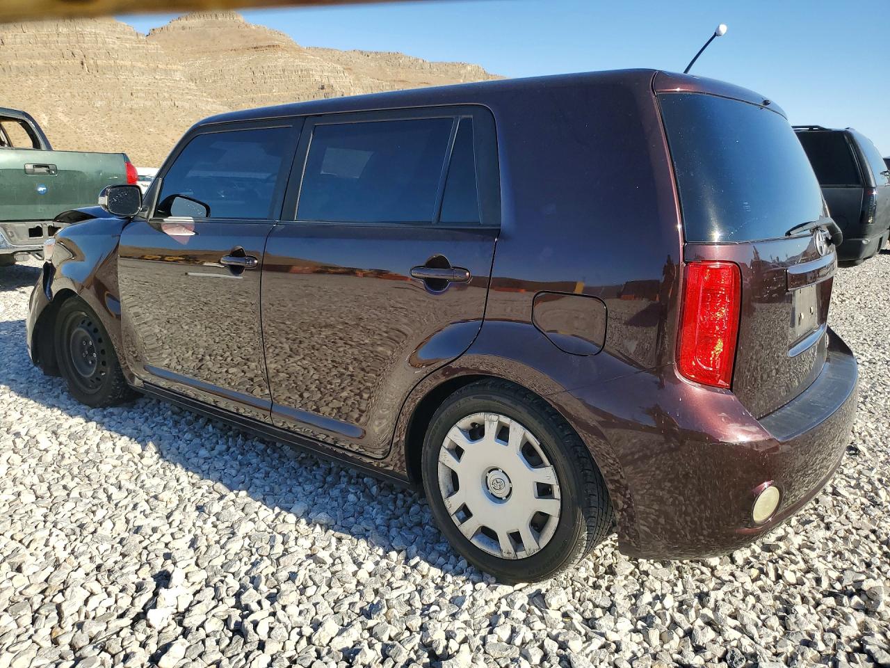 2009 Toyota Scion Xb Burgundy vin: JTLKE50EX91088618