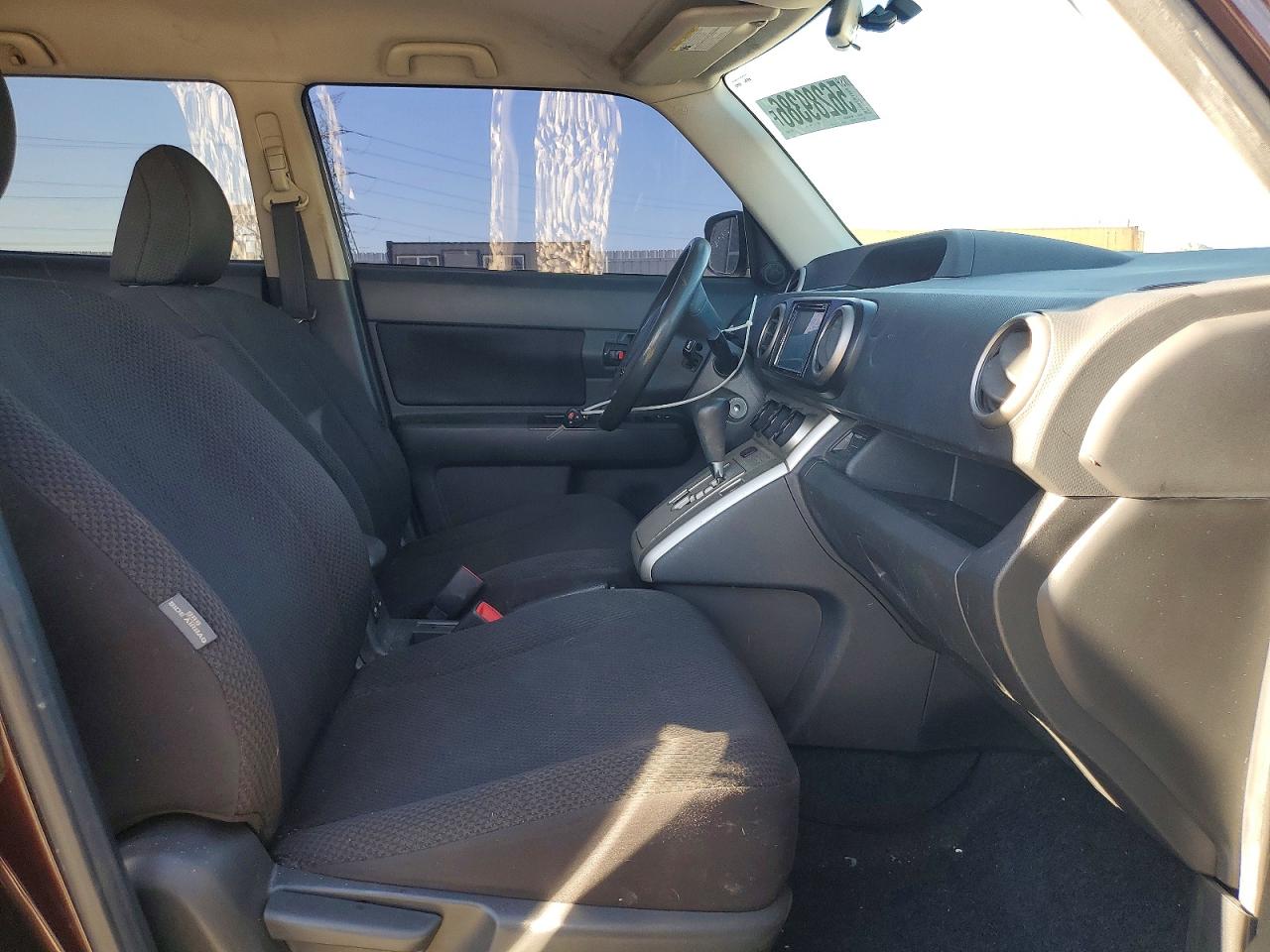2009 Toyota Scion Xb Burgundy vin: JTLKE50EX91088618