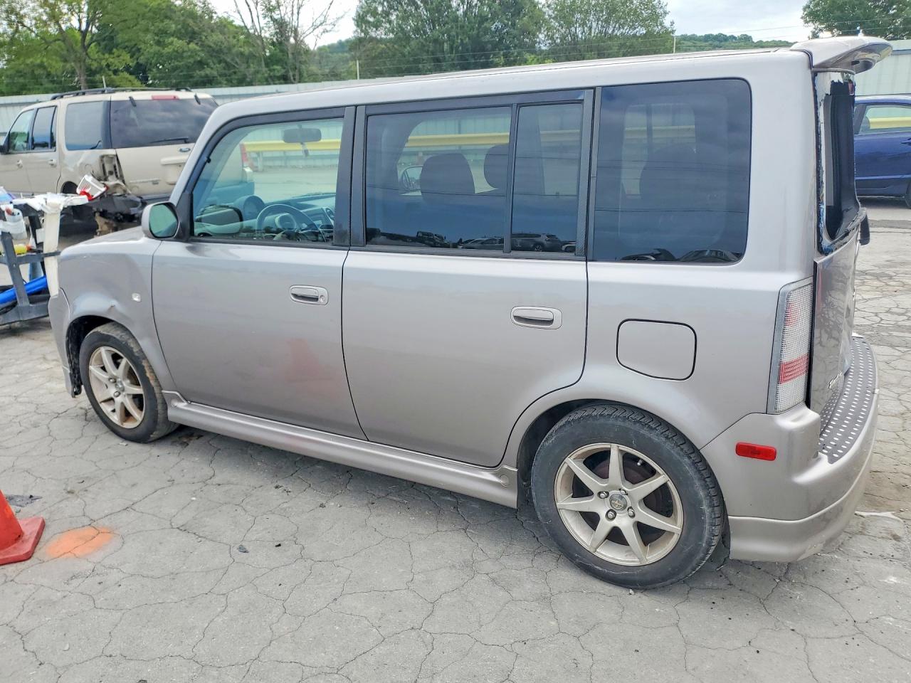 2006 Toyota Scion Xb Silver vin: JTLKT324064126172