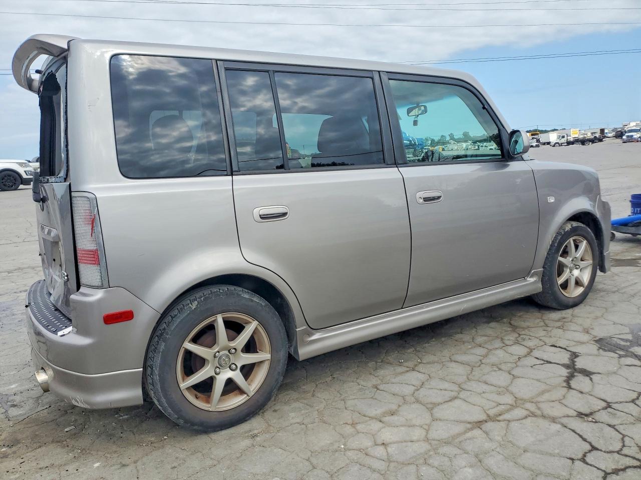 2006 Toyota Scion Xb Silver vin: JTLKT324064126172