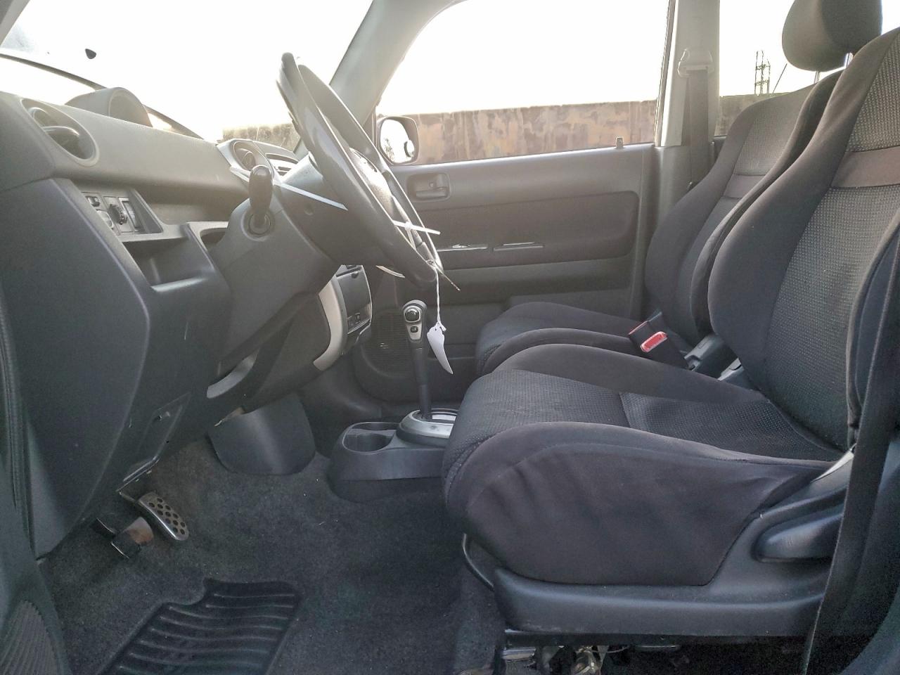 2004 Toyota Scion Xb Purple vin: JTLKT324140132003