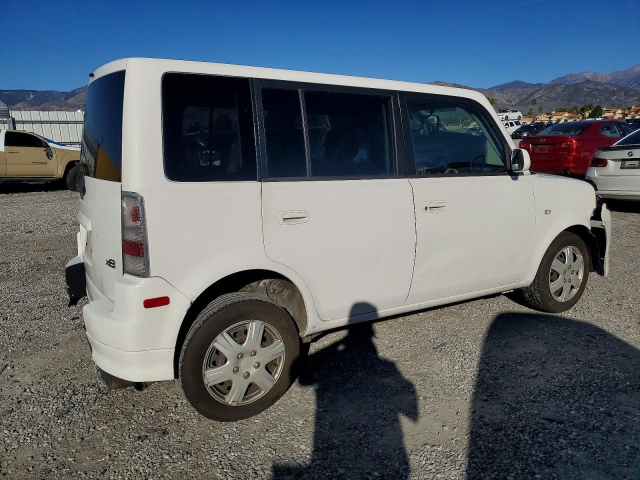 2006 Toyota Scion Xb White vin: JTLKT324164102365