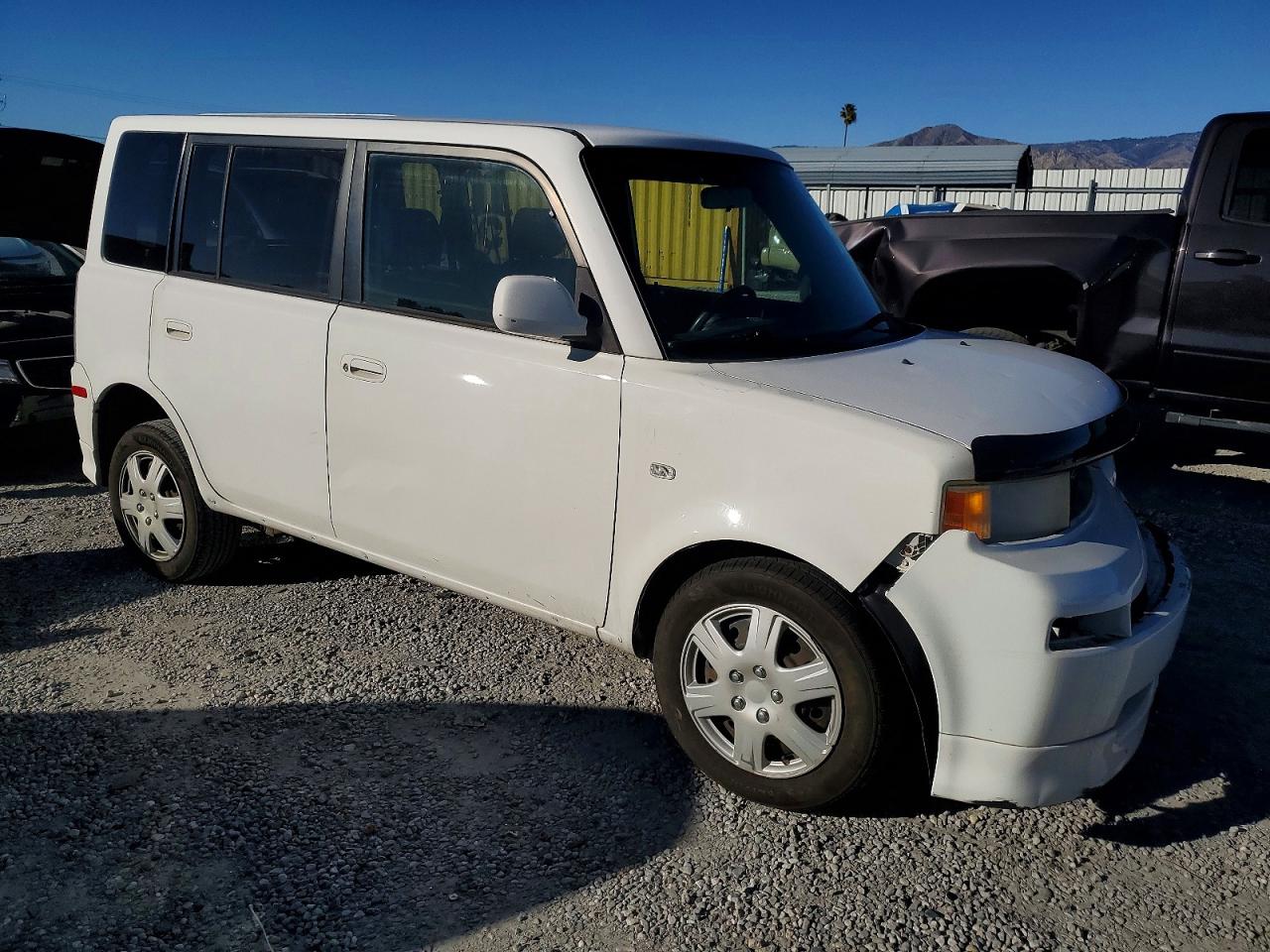 2006 Toyota Scion Xb White vin: JTLKT324164102365