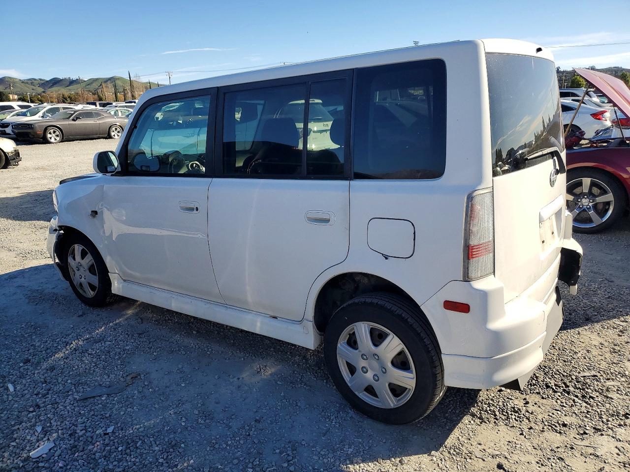 2006 Toyota Scion Xb White vin: JTLKT324164102365