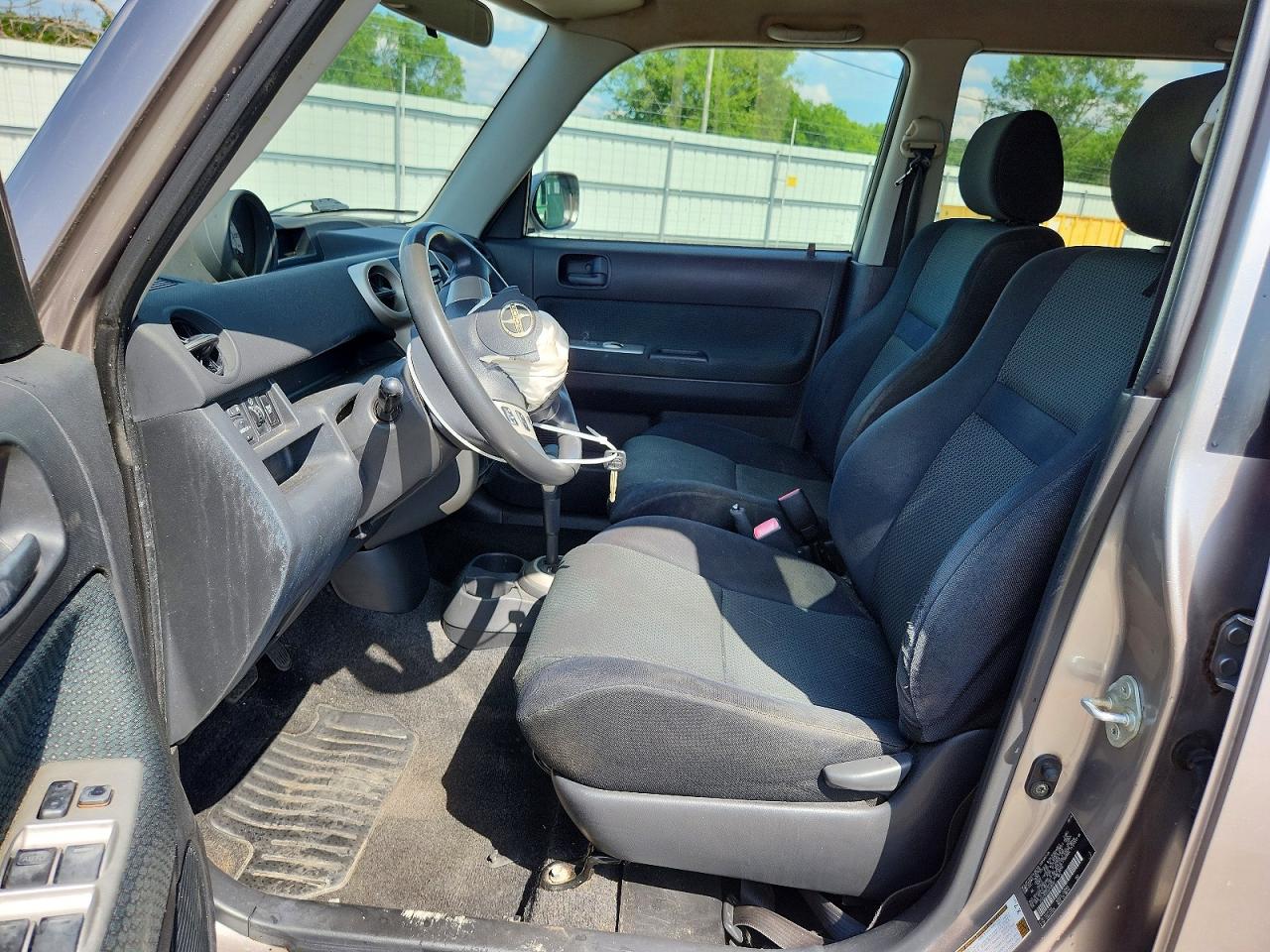 2006 Toyota Scion Xb Silver vin: JTLKT324164108697