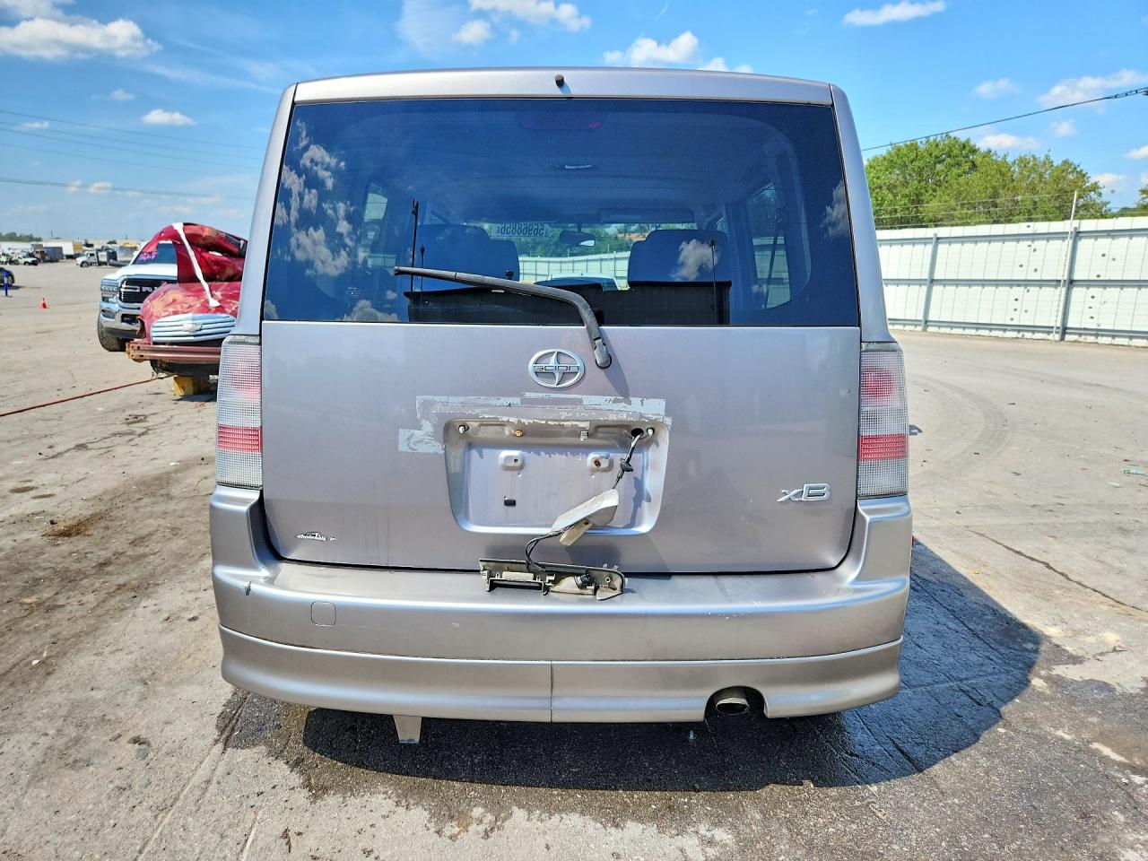 2006 Toyota Scion Xb Silver vin: JTLKT324164108697