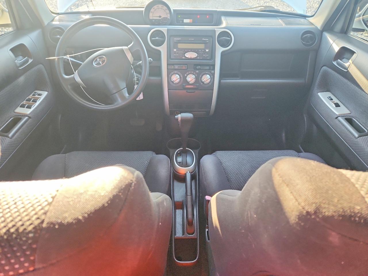 2004 Toyota Scion Xb Белый vin: JTLKT324240152647
