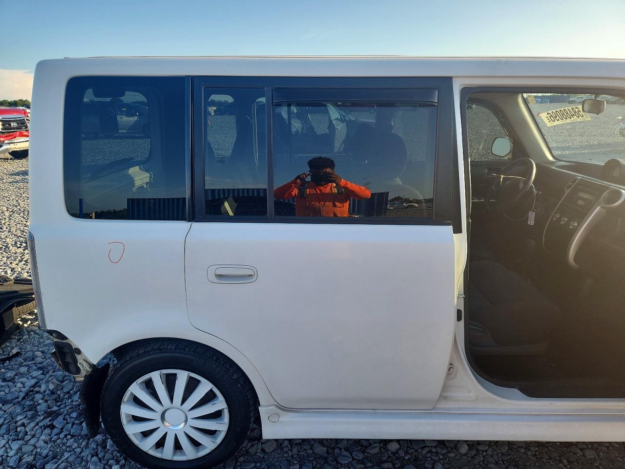 2004 Toyota Scion Xb Белый vin: JTLKT324240152647