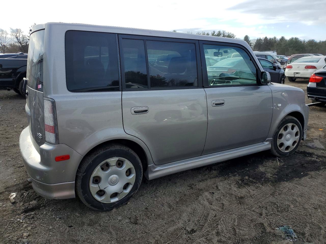 2004 Toyota Scion Xb Beige vin: JTLKT324240156441