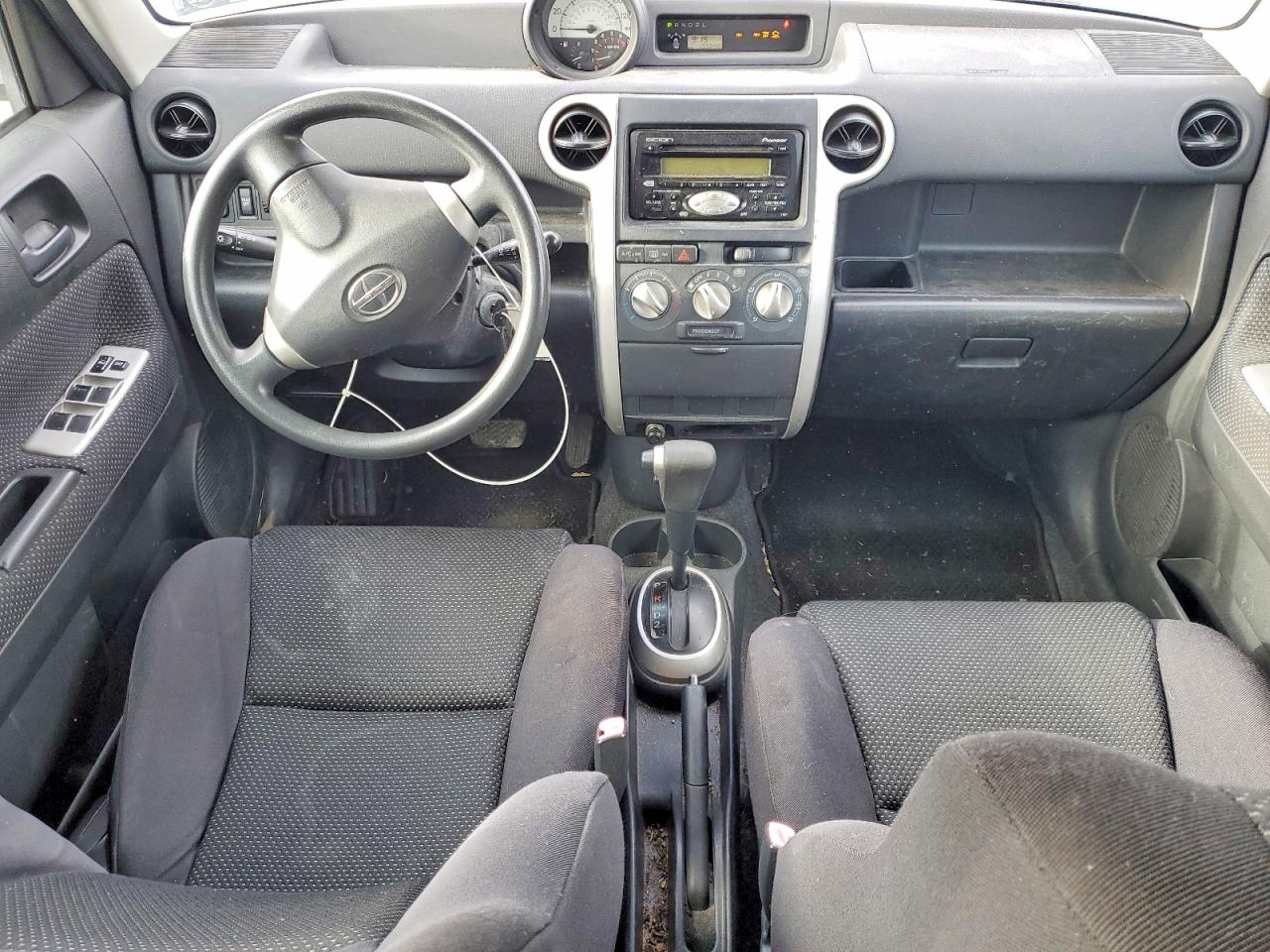 2004 Toyota Scion Xb Beige vin: JTLKT324240156441