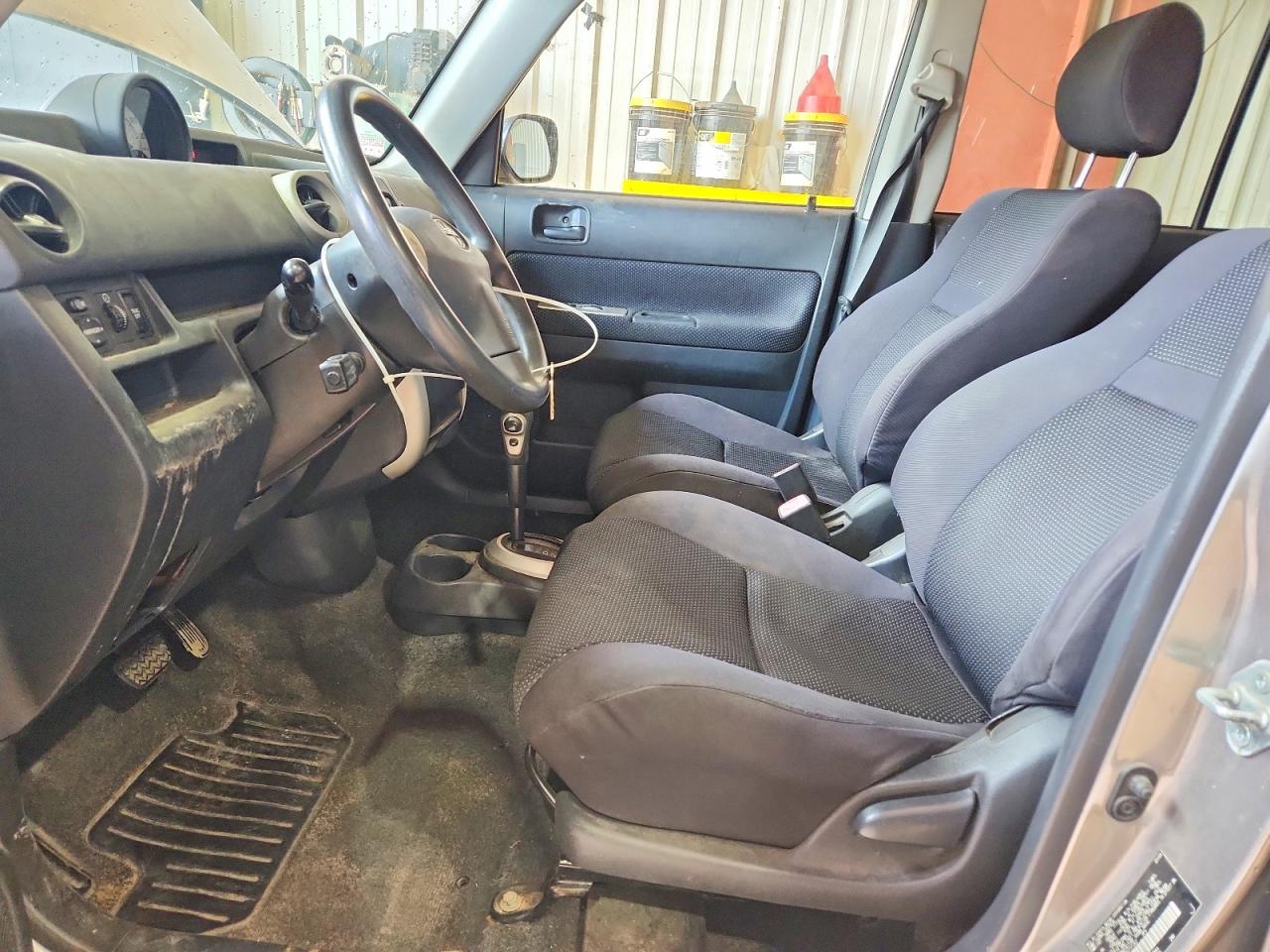 2005 Toyota Scion Xb Серый vin: JTLKT324250191062