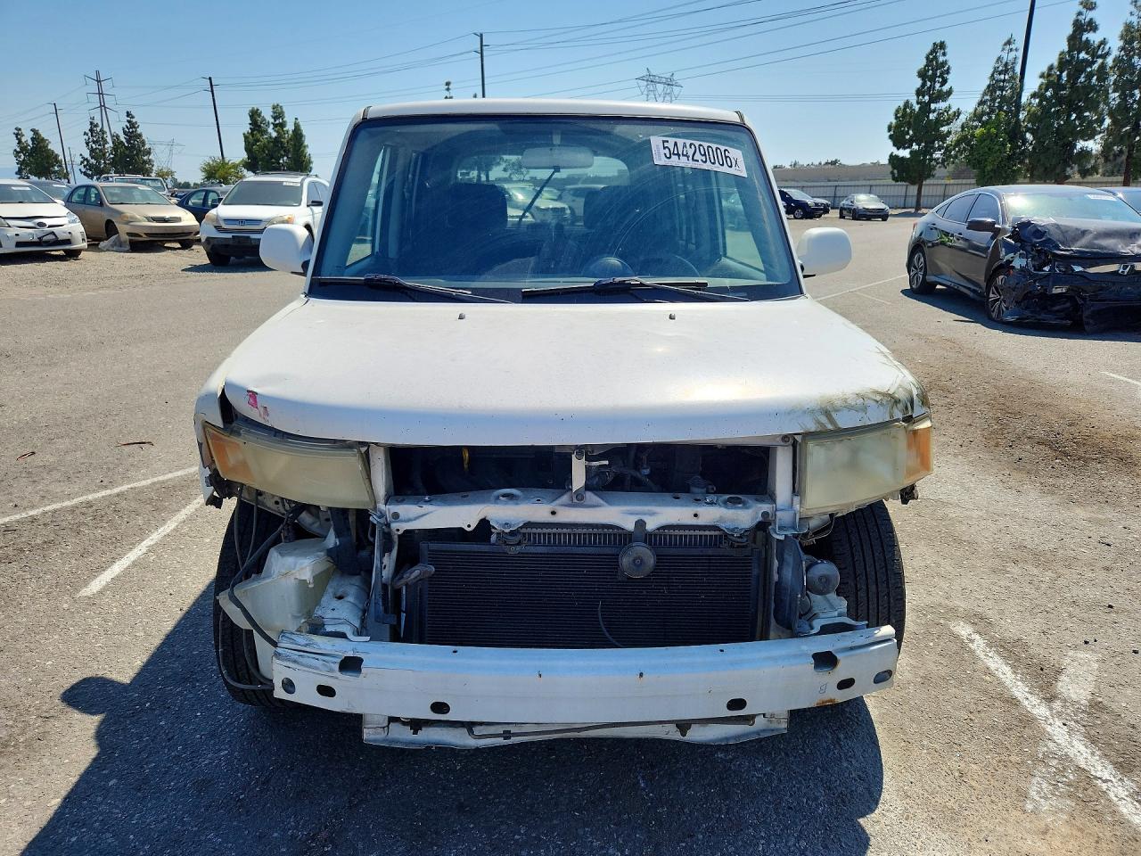 2005 Toyota Scion Xb White vin: JTLKT324250204361