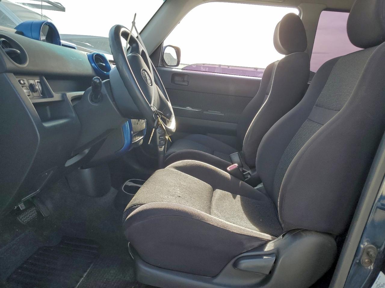 2004 Toyota Scion Xb Blue vin: JTLKT324340165732