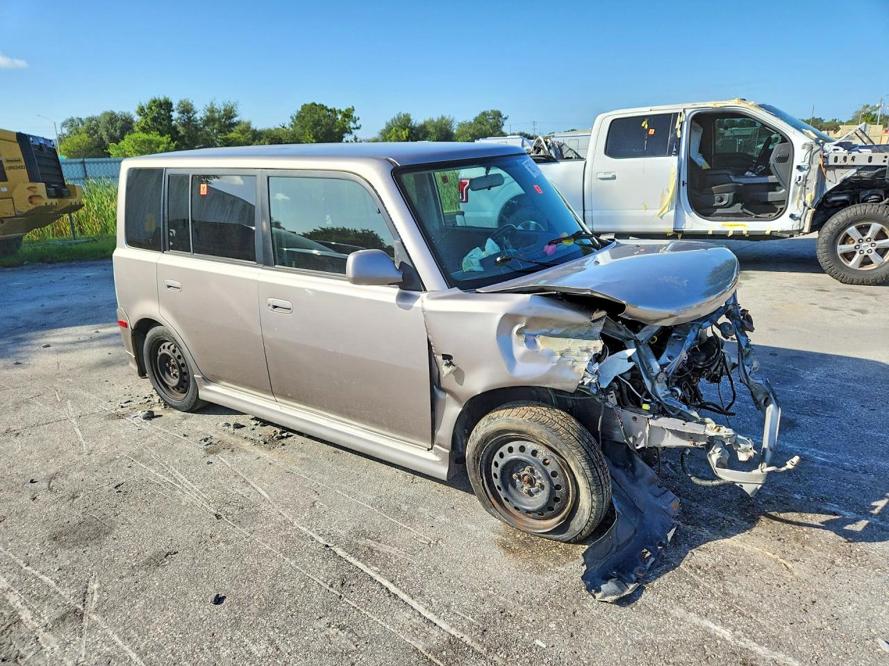 2005 Toyota Scion Xb Gray vin: JTLKT324350172696