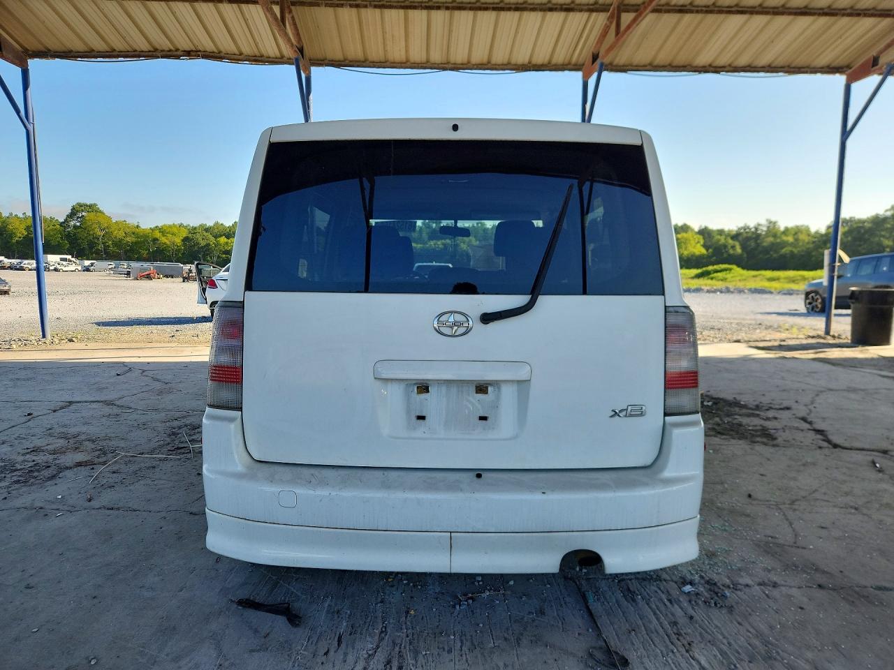 2006 Toyota Scion Xb White vin: JTLKT324364089327