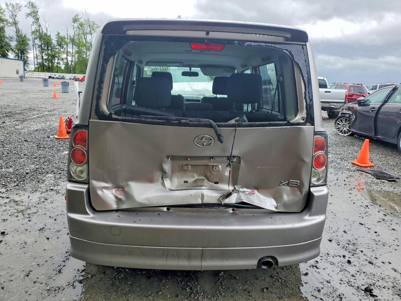 2006 Toyota Scion Xb Silver vin: JTLKT324464105891
