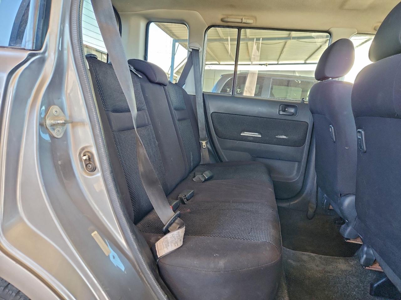 2004 Toyota Scion Xb Silver vin: JTLKT324540147619