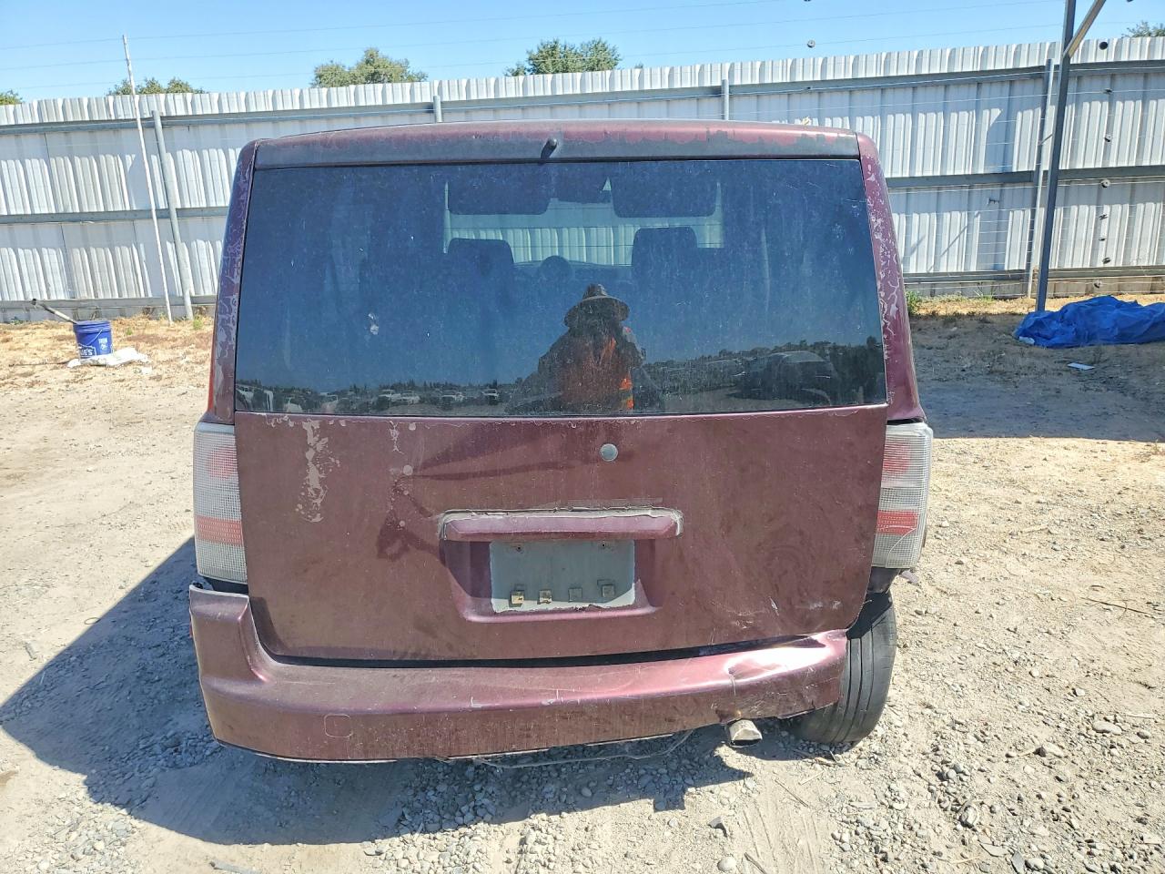 2004 Toyota Scion Xb Burgundy vin: JTLKT324640134541
