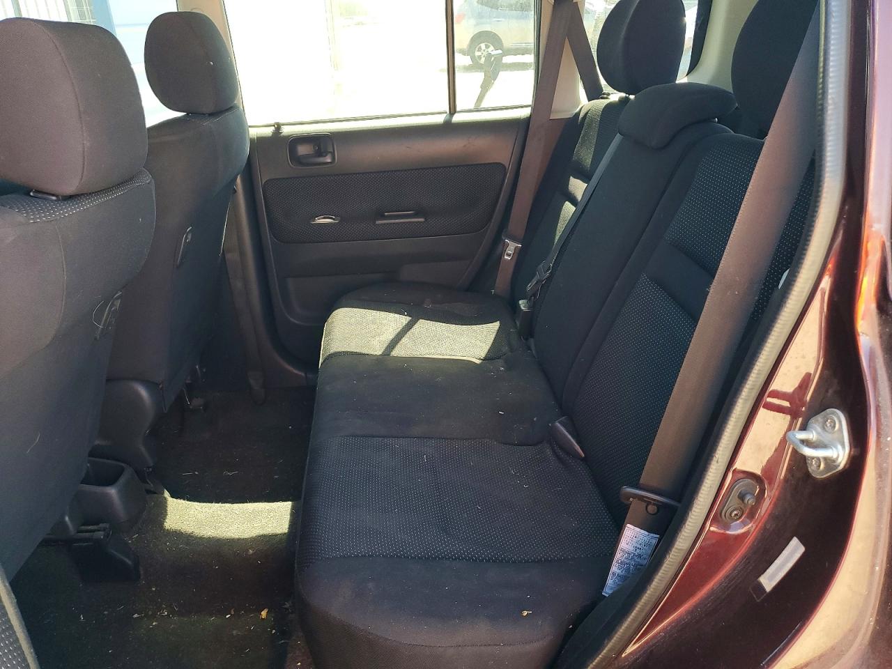 2004 Toyota Scion Xb Burgundy vin: JTLKT324640134541