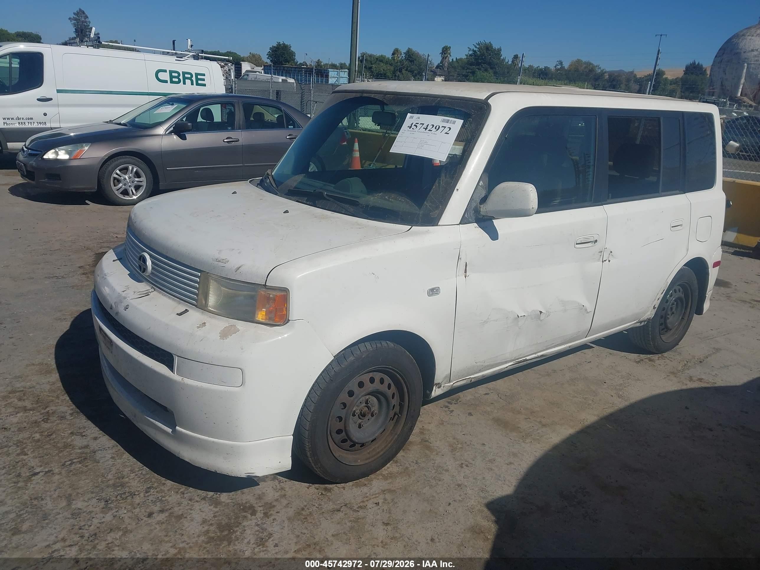 2005 Toyota Scion Xb White vin: JTLKT324650192019
