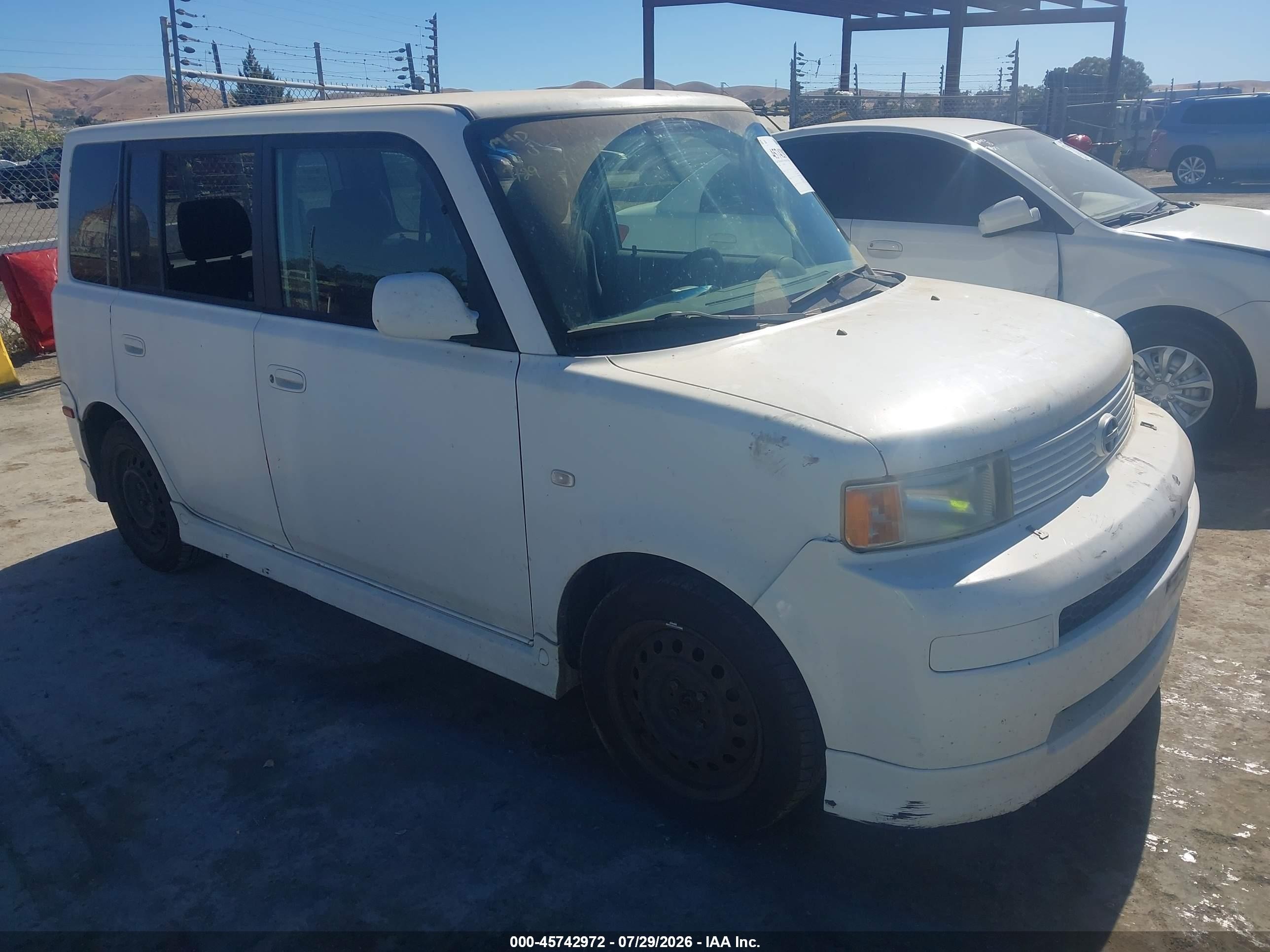 2005 Toyota Scion Xb White vin: JTLKT324650192019